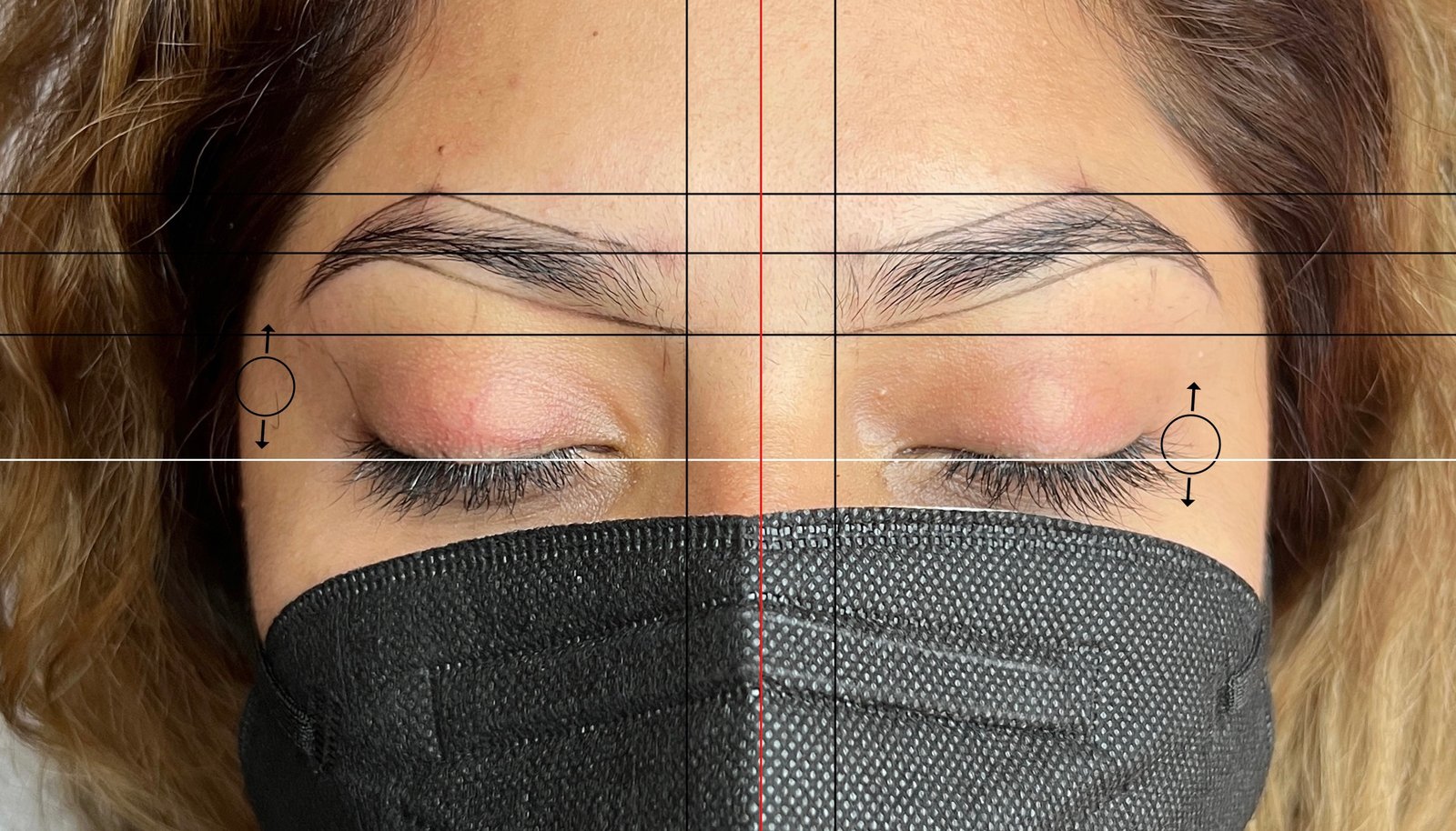 Diseño y mapeo de cejas según morfología facial